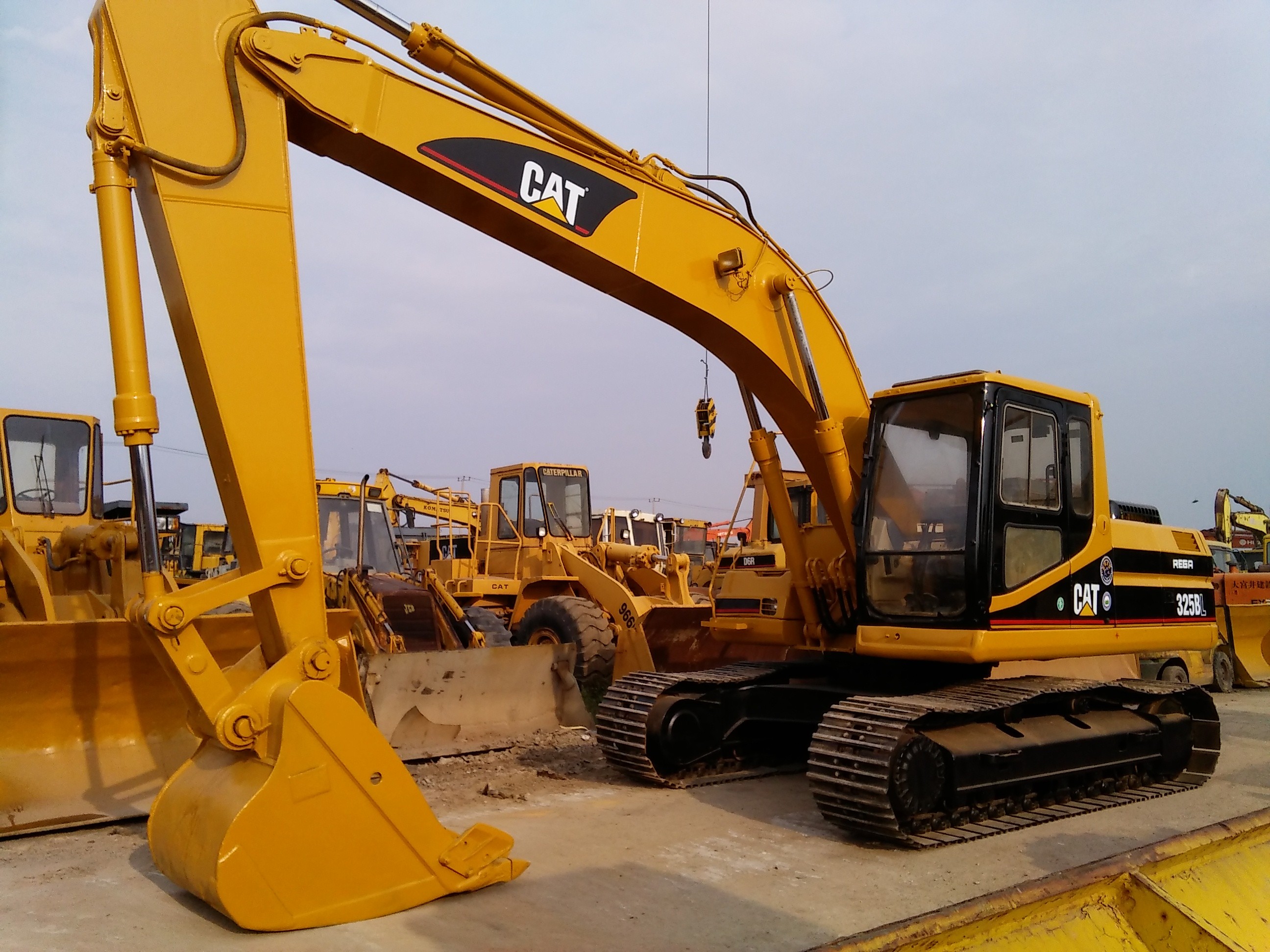 Used 325BL 320BL 330BL EX200 Crawler Excavator , Secondhand Cheap Japanese Hydraulic Digger Excavator