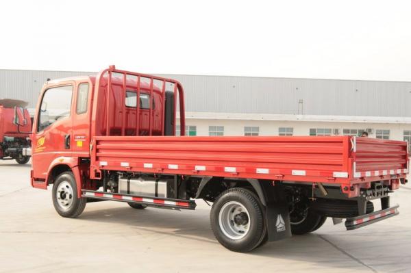 SINOTRUK HOWO 5 ton 4x2 light mini small cargo truck