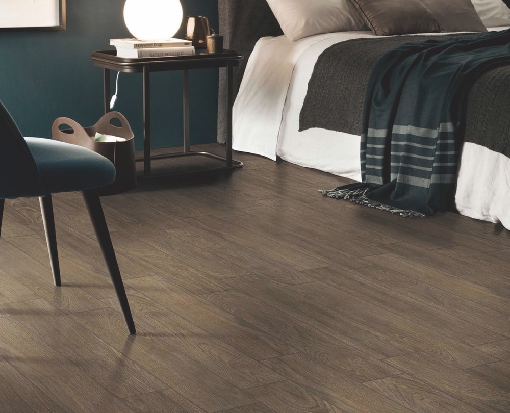 Wear-Resistant 150x900mm Indoor Floor Wooden Porcelain Strips For Bedroom Brown And Gray