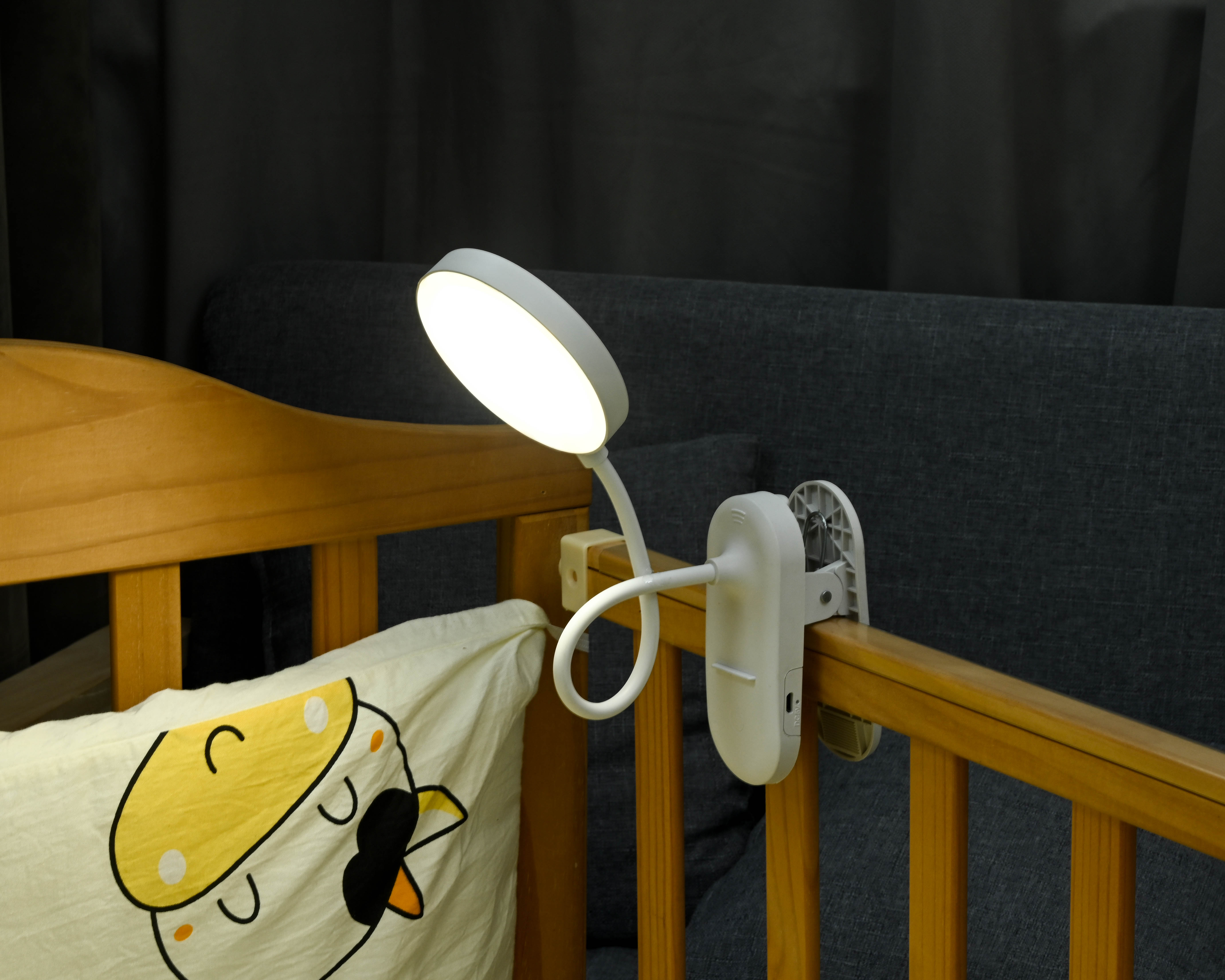 Modern Electric Touch Control Led Table Lamp / Table Lamp With Three Level Brightness Adjustment