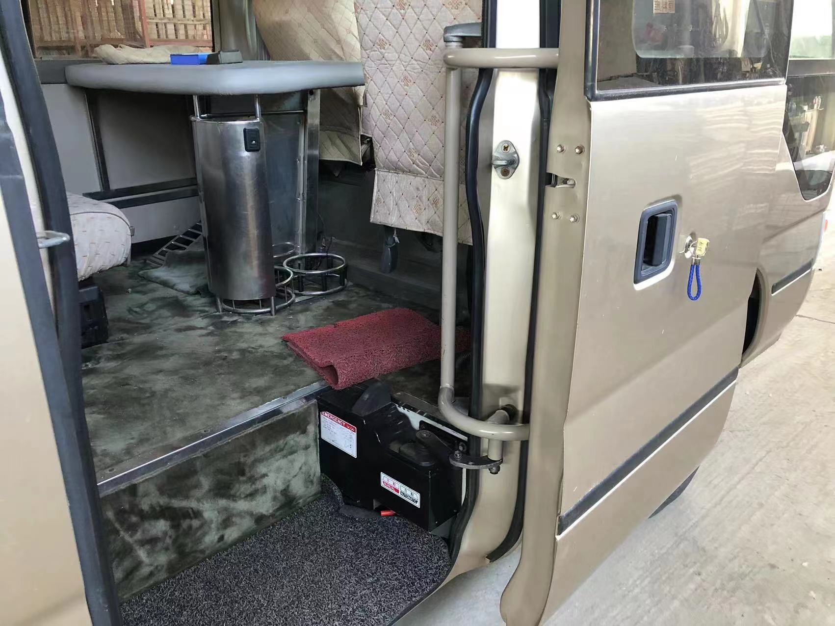 30 Seats Used Toyota Coaster Bus Hiace Bus With Diesel Engine
