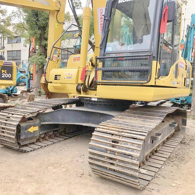 Japan Used Komatsu PC200-8 Excavator Original Hydraulic Valve Cummins Engine Second Hand