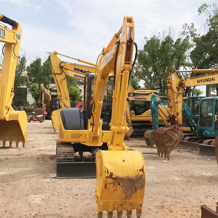 Used Komatsu PC55 Excavator 5.5 Ton Japan Mini Excavator Good Health with CAT Engine