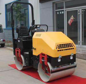 Quality 25HP Diesel Engine 2 ton Hydraulic Drive Double Drum Vibration Roller  FYL-900 for sale