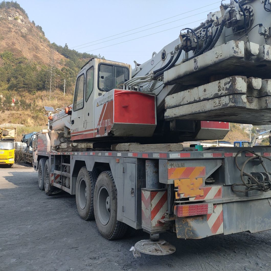 2011 Zoomlion 80ton Construction Machinery Heavy Equipment Mobile Crane