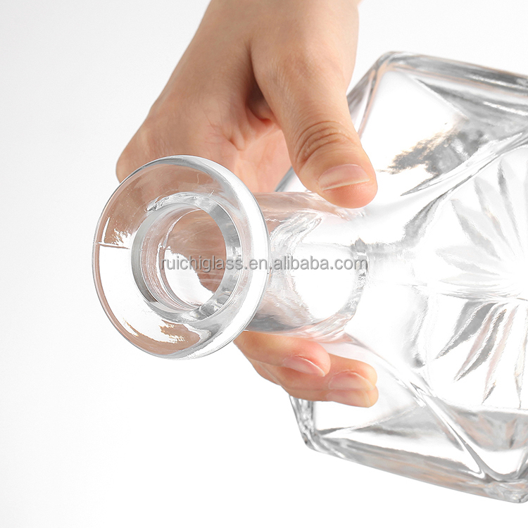 330ml 500ml 700ml Liquor Glass Bottle Customize Sealing Type for Direct Purchase