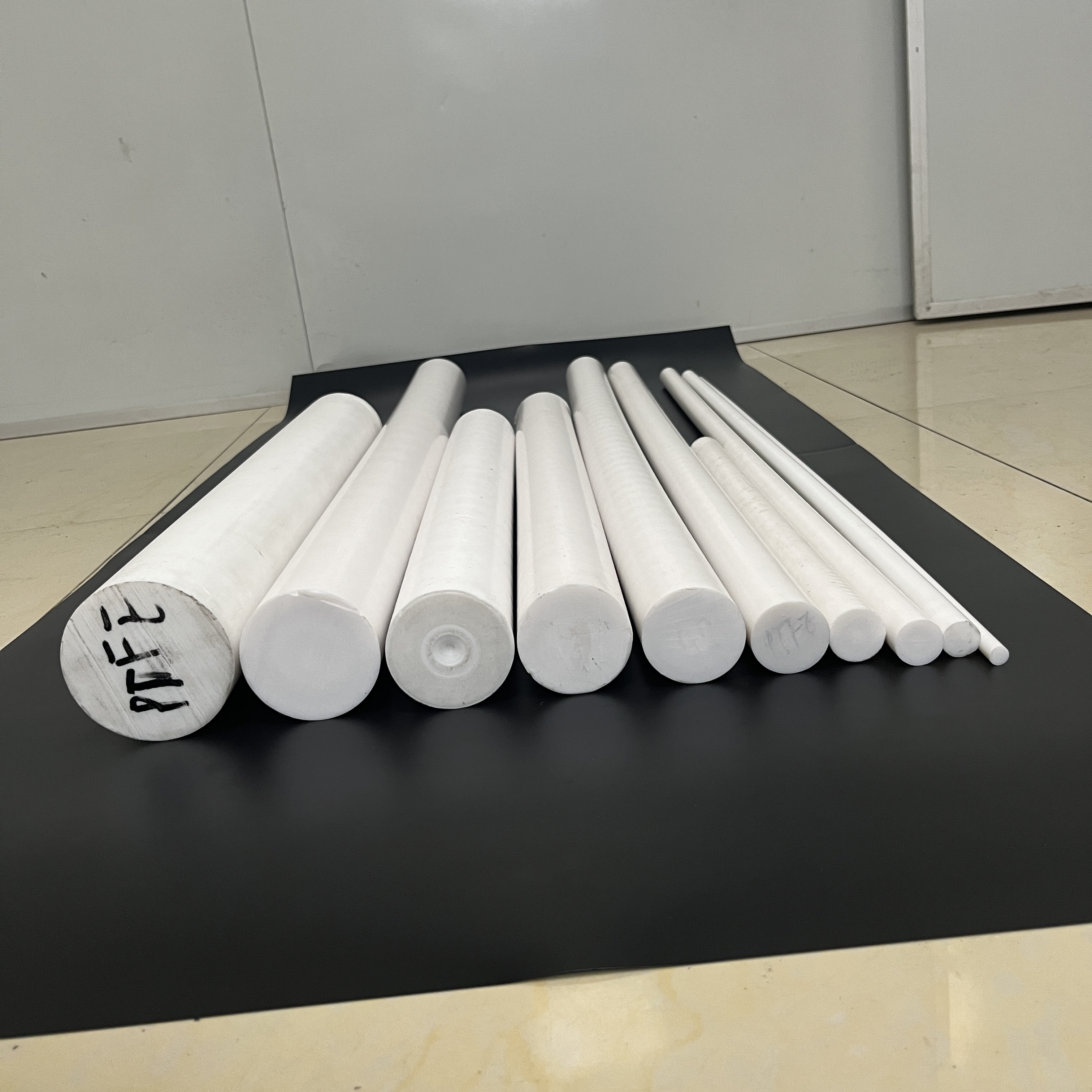 Engineering Plastic ing Rod Raw Material PTFE Rod Bar 1-500mm Diameter