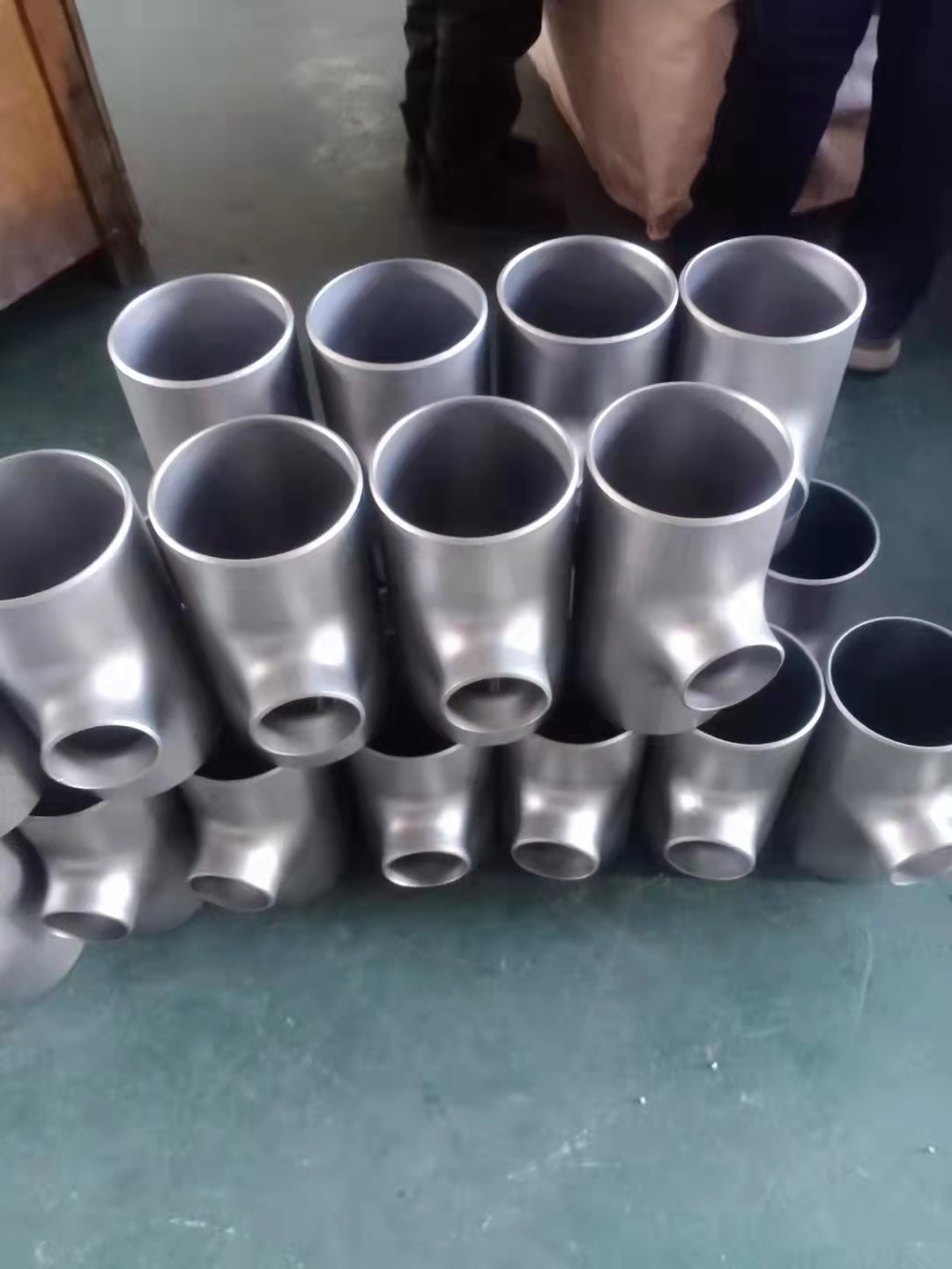 SS304/SS30408/SS316 ASME B16.9 Stainless Steel Reducing Tee DIN ANSI