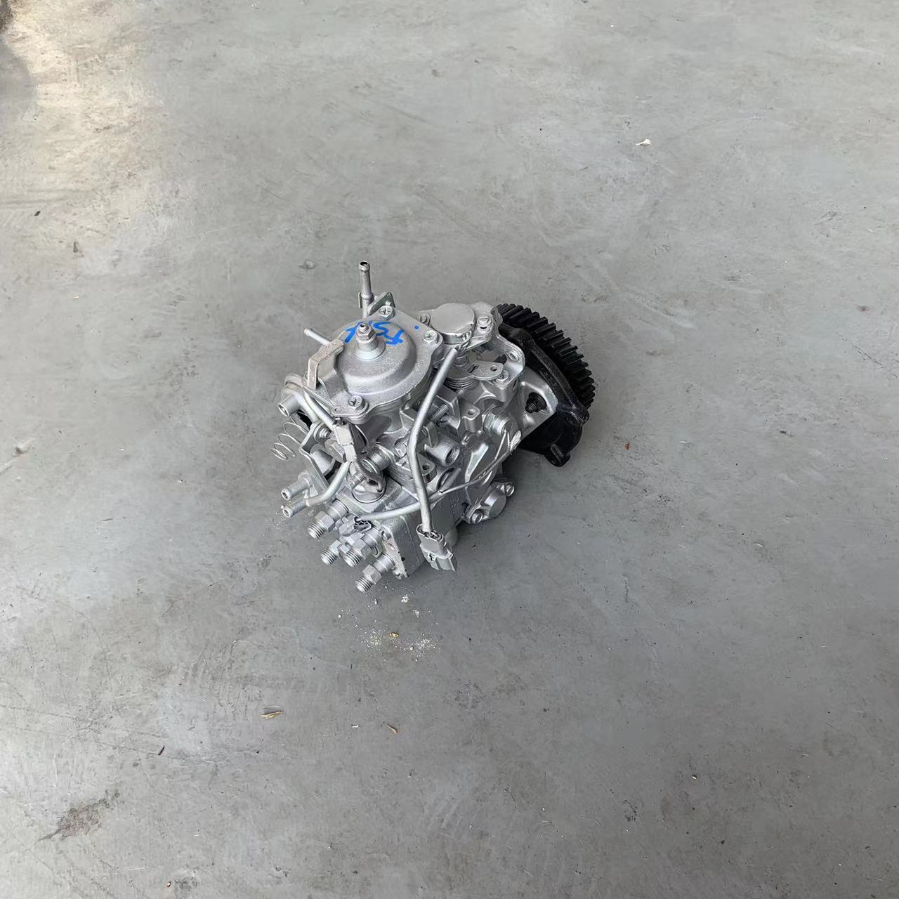 Used Diesel Engine Isuzu MITSUBISHI NKR 4JB1T Fuel Pump