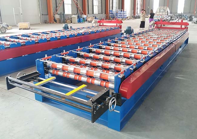 Solid Shaft Roofing Sheet Roll Forming Machine Material Thickness 0.3-0.8 MM