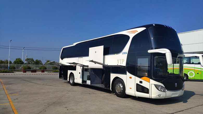 LHD/RHD Cummins 375HP Euro5 51+2 Seats Luxury Coach Bus YBL6128SD for Philippines