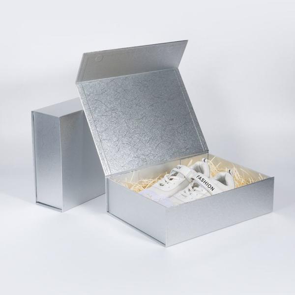 Matt Laminated Rigid Foldable Magnetic Cardboard Gift Boxes For Wedding Gowns Customized