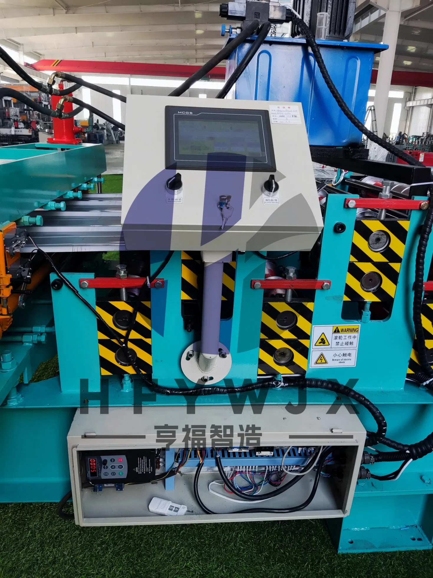 Side view showing machine structure