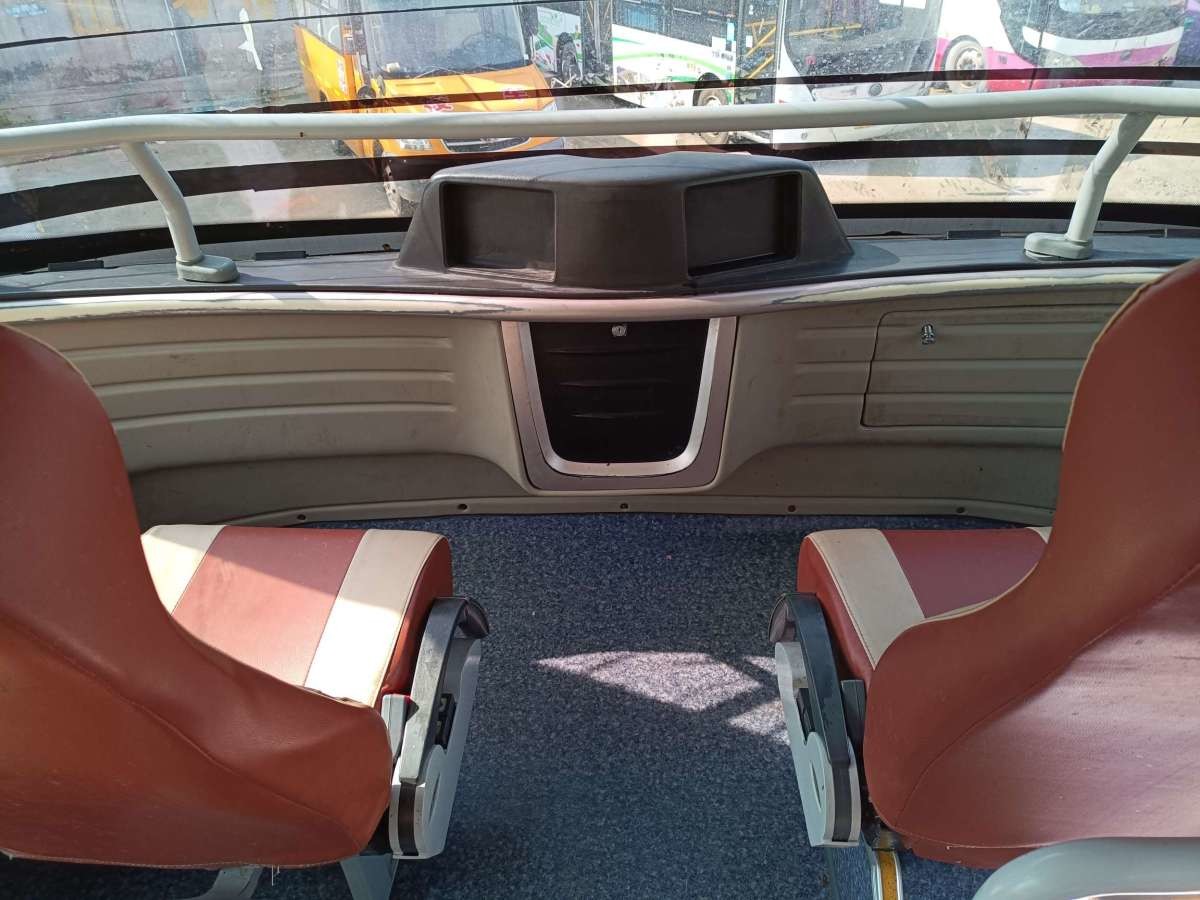 Second Hand Yutong Commuter Bus 55 Seats Used Passenger Transportation Euro 3