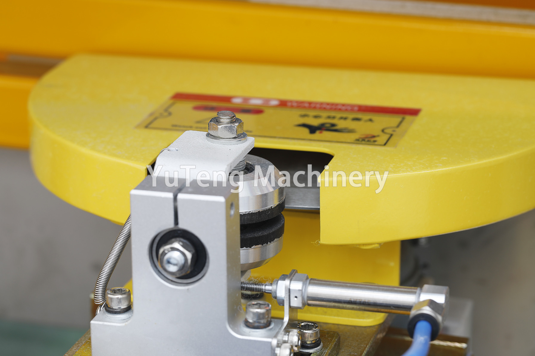 Computerized Automatic Home Textile Fabic Fillet Cutting Machine