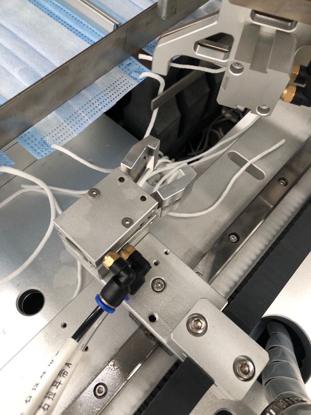 Fully Automated Face Mask Manufacturing Line , Non Woven Mask Making Machine High Capacity, earloop welded