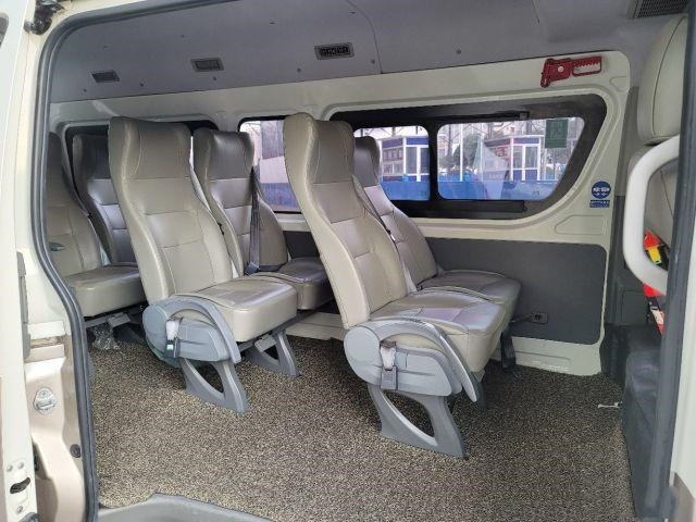 Kinglong Hiace Used Mini Coach 14 Seats Gasoline Engine 2017