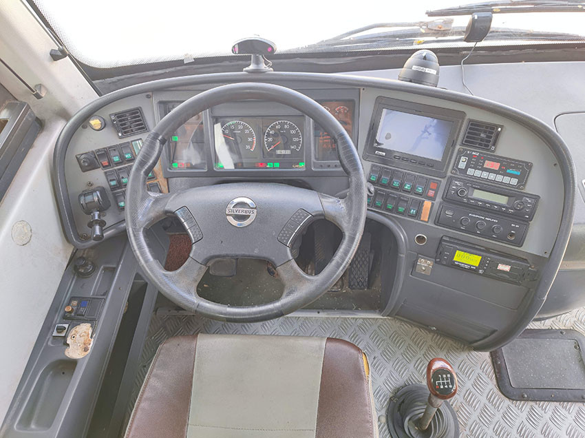 Manual Transmission Used Luxury Bus 100km/H Max Speed Diesel Fuel Servo 49 Seats