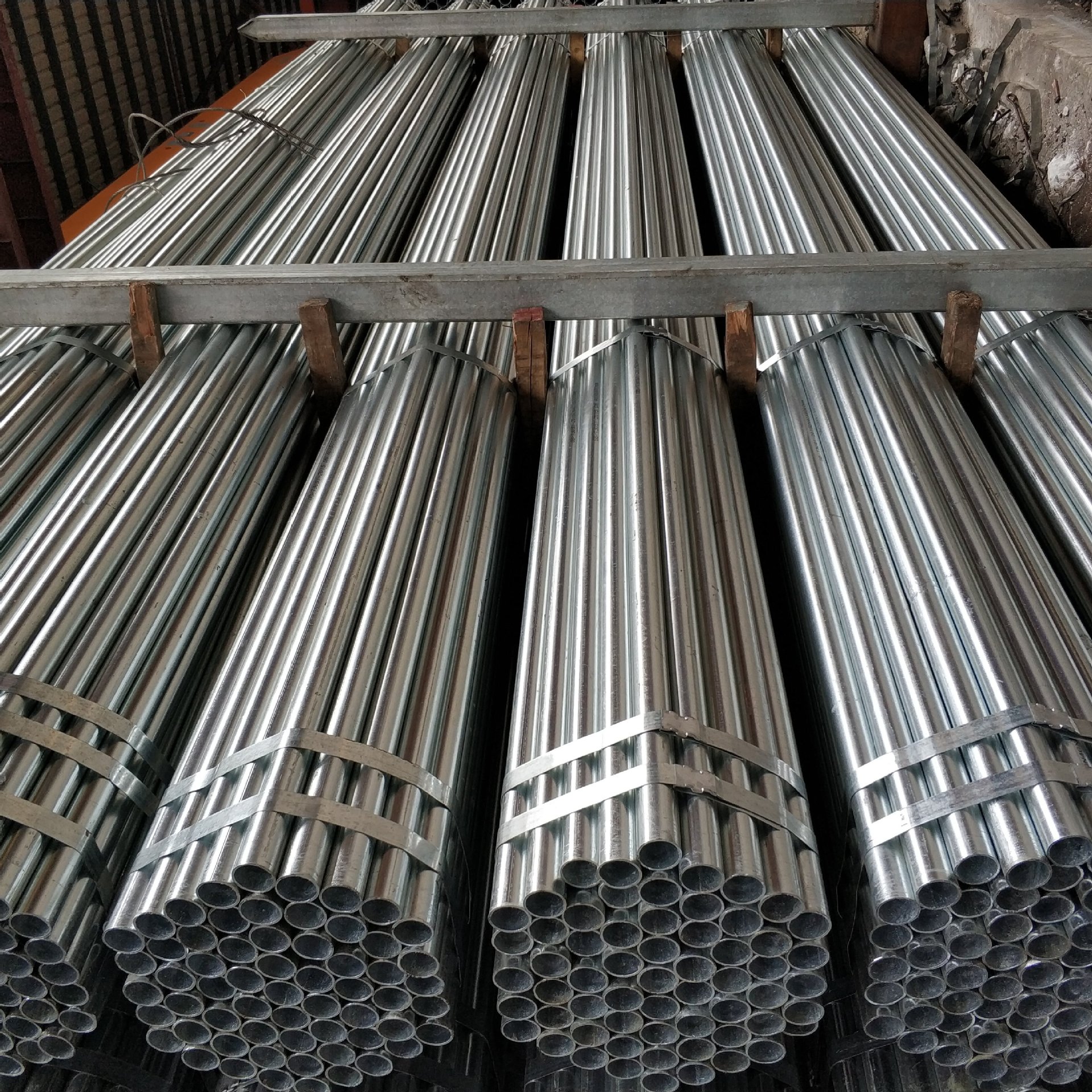 Hot Dip and Epoxy Coated Galvanized Steel Pipe Per Meter Black as Customers' Requirement for Longitudinal Welded Pre GI