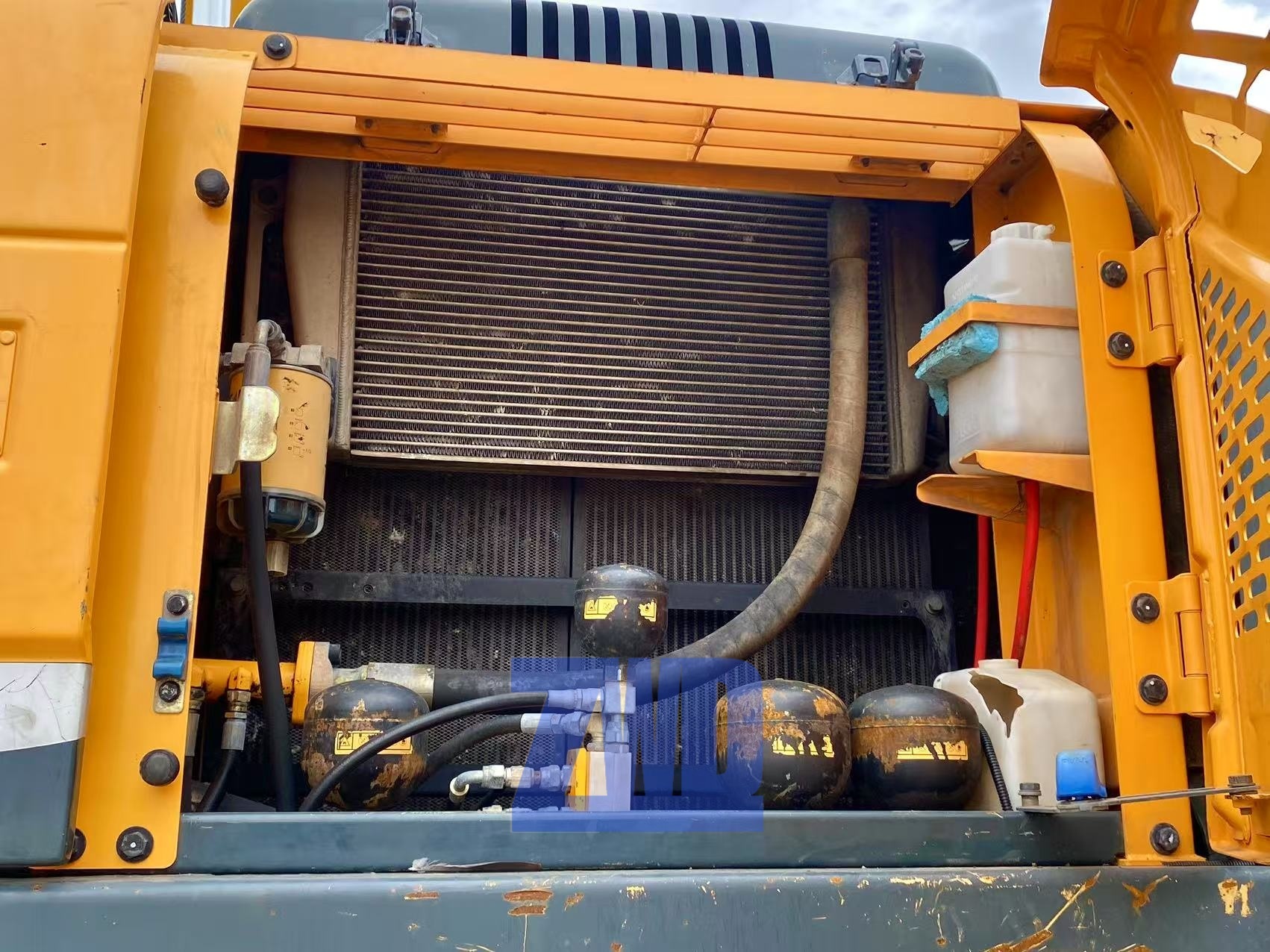 Second Hand Korean Original HYUNDAI 210W-9 Wheeled Excavator 21Ton Heavy Duty Construction Equipment for Sale