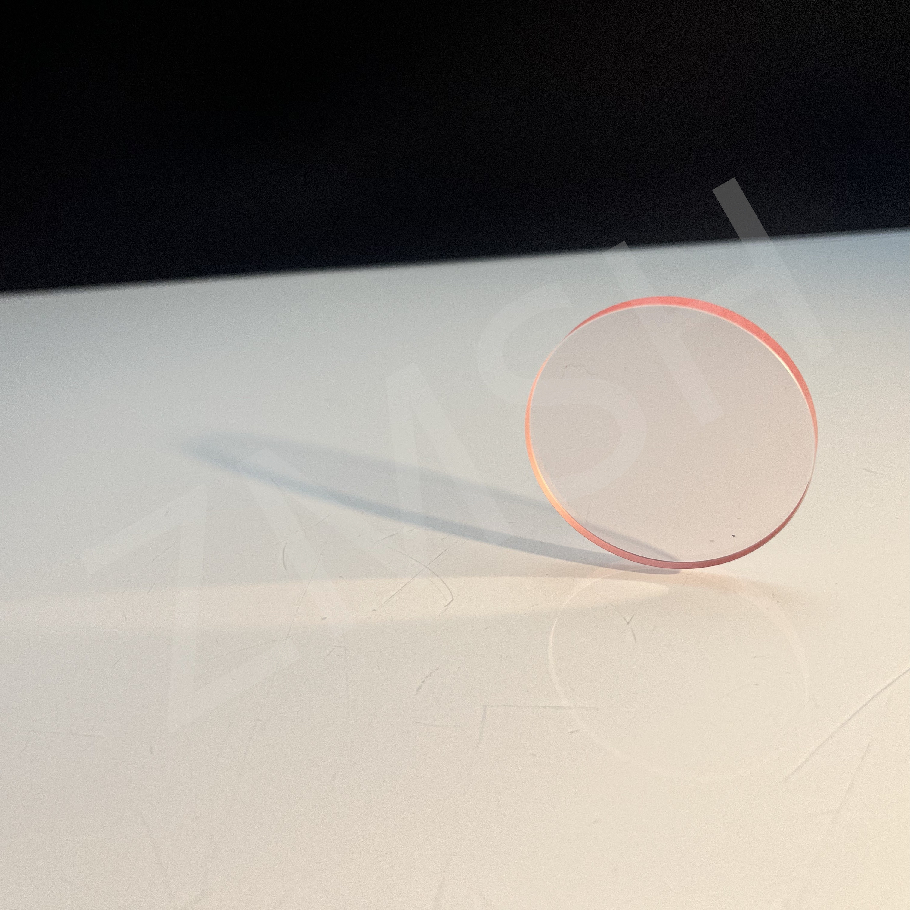 Ti3+ Red Sapphire Laser Al2O3 Single Crystal Optical Windows Customized Safety Package