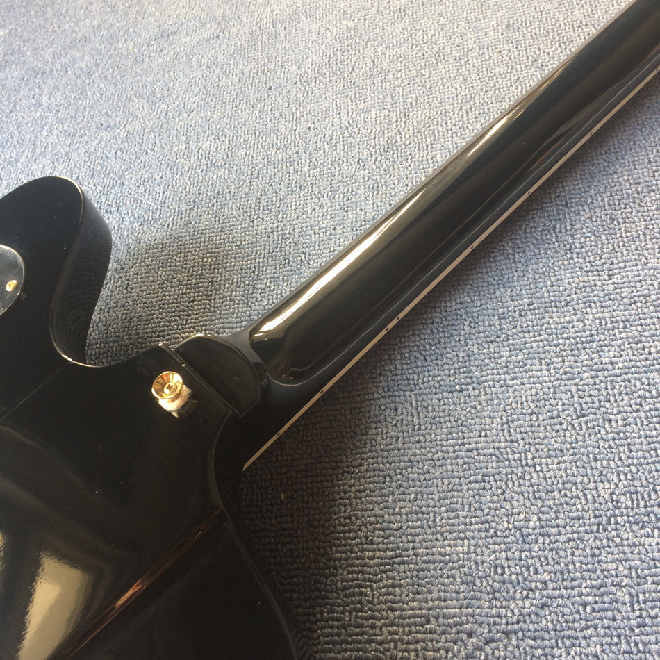 High quality custom electric guitar, rosewood fingerboard, black electric guitar,Tremolo system