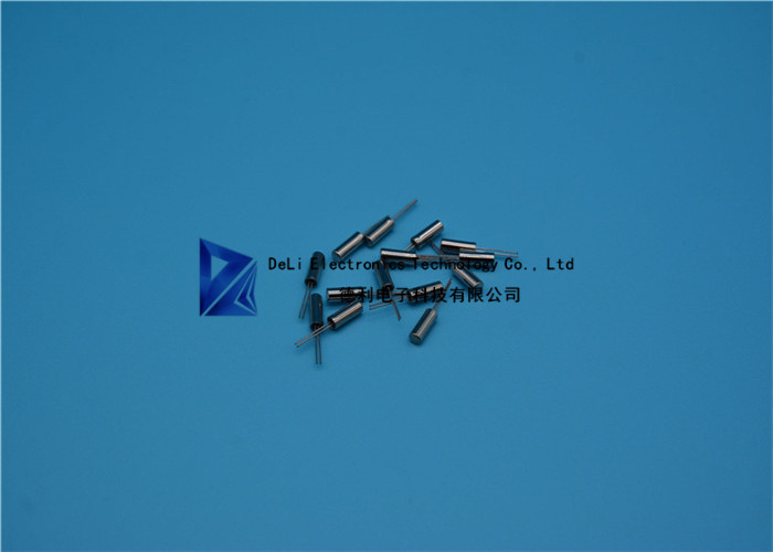 32.768KHZ DIP CYL Crystals And Oscillators 7PF Load Capacitance 2 * 6.0 MM Dimensions