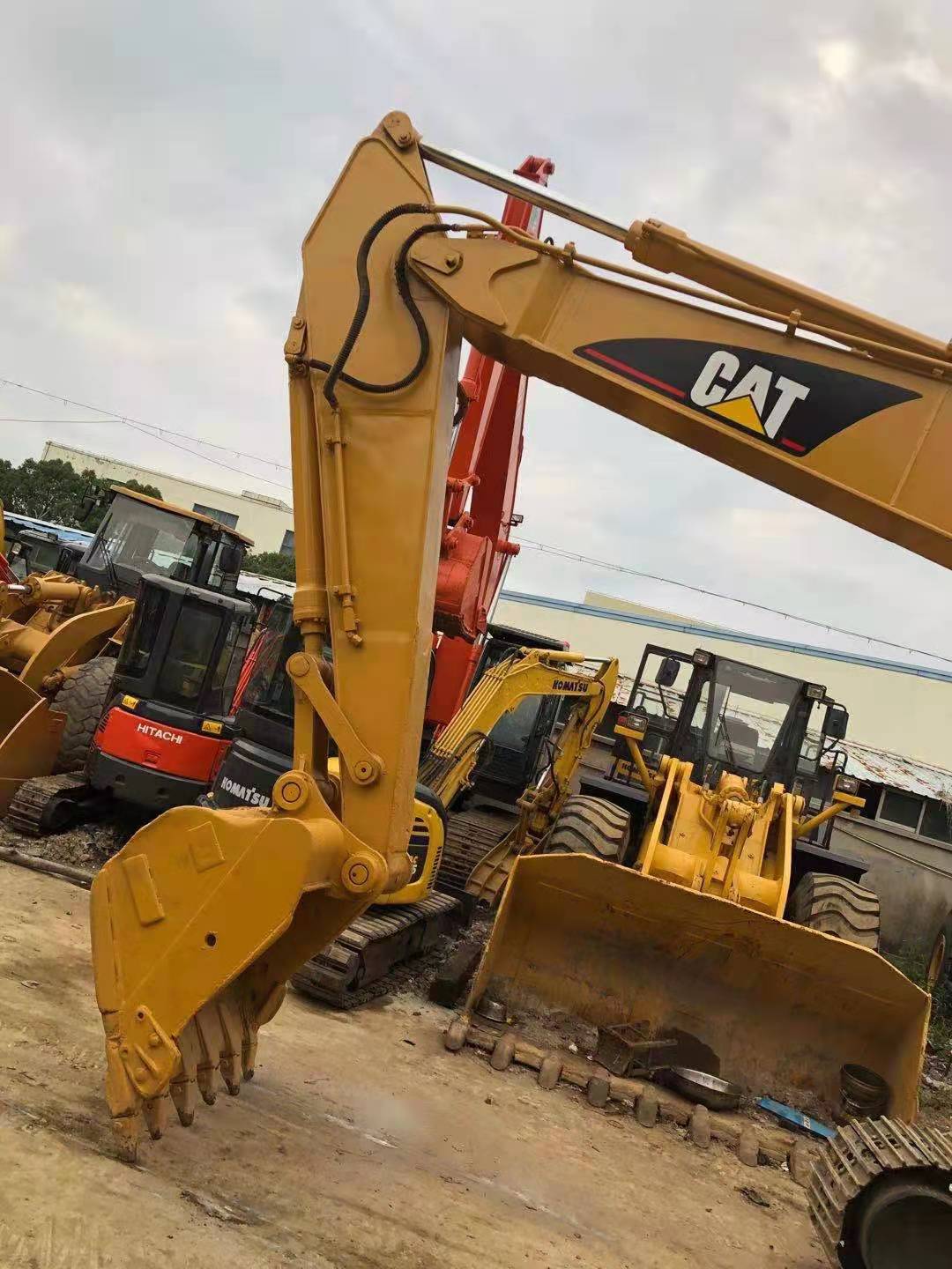 Used Cat 320CL Excavator with 2016 Year and Kawasaki Hydraulic Pump in Shanghai