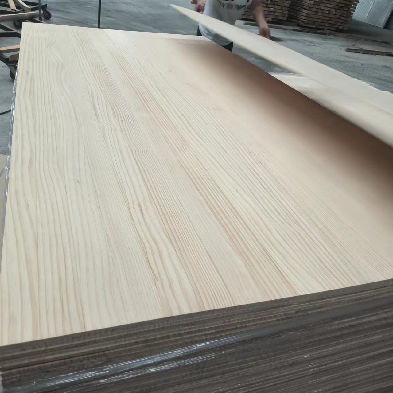High Quality Spruce Wood Waterproof Solid Wooden Wall Panels Pine Wood