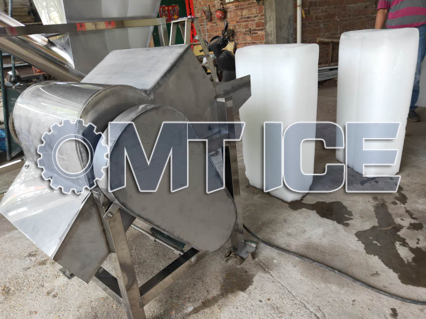 Customized Ice Crushing Machine 10 Tons Multipurpose For Seafood And Vegetables