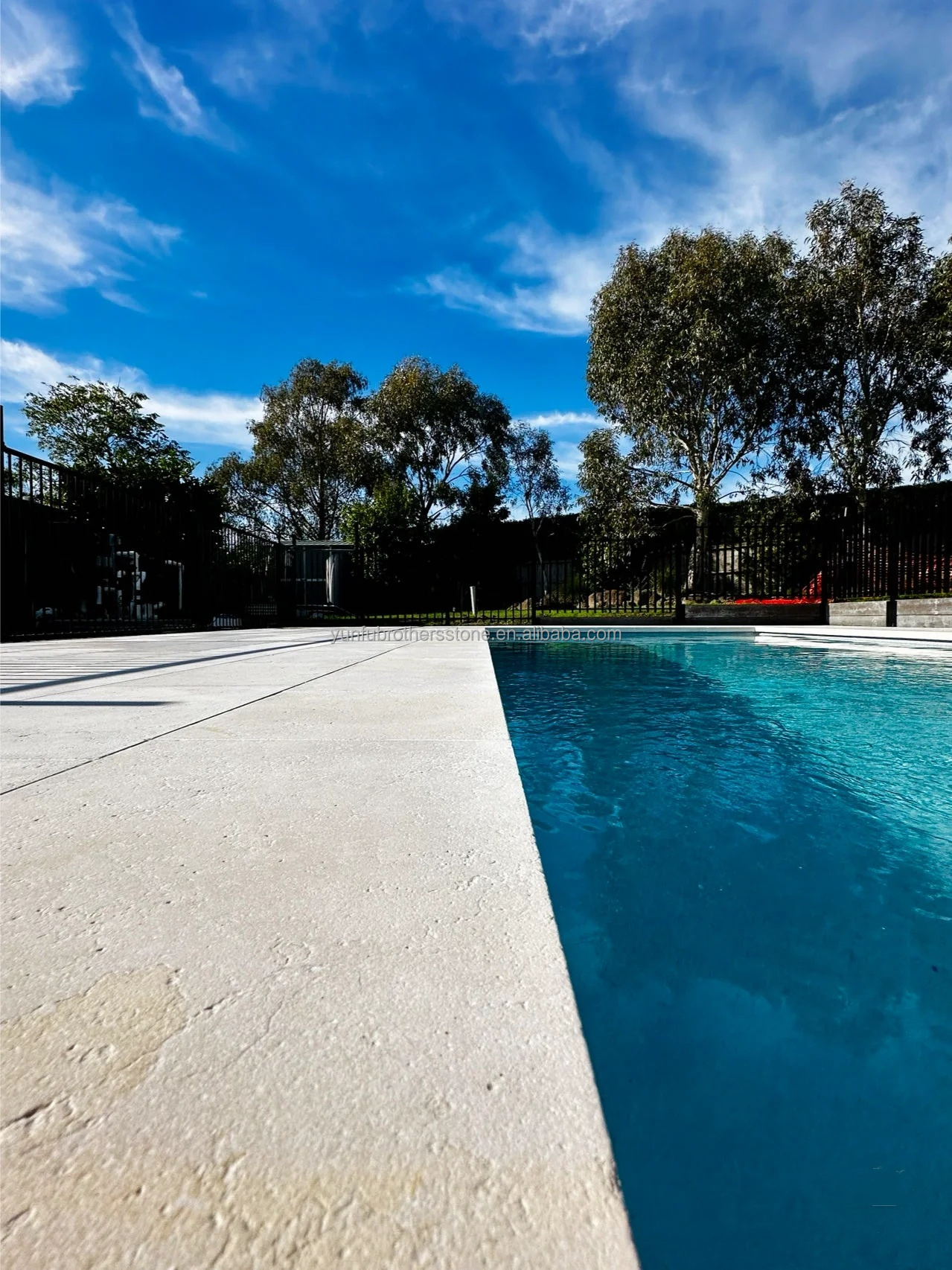 Modern Design Style Natural Silver Travertine Stone Ivory Deck Tile for Pool Flooring