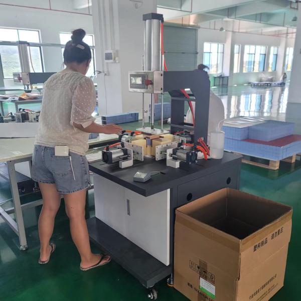 Semi Automatic Gift Box Bubble Pressing Machine For Rigid Boxes Smooth Packaging Solution
