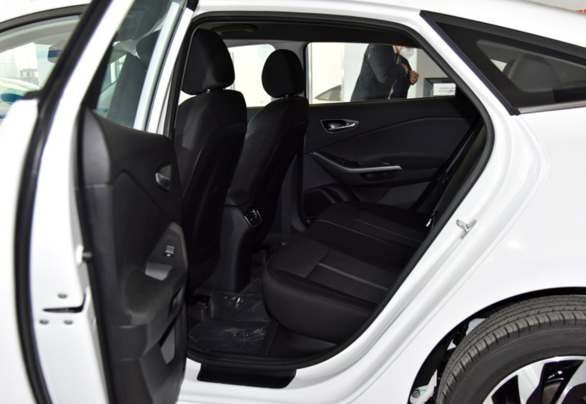 Beijing Hyundai Feista pure electric 2020 GLS free travel version 4 door 5 seats 3 box car