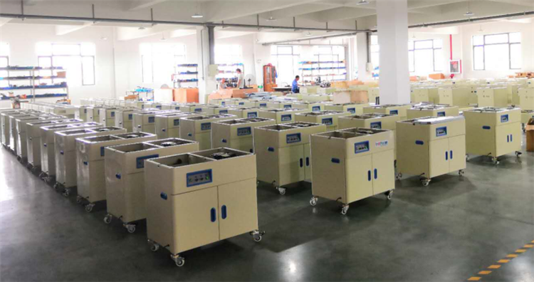 Semi Automatic Bottle Blowing Machine PET Plastic Bottle Blow Molding Machine