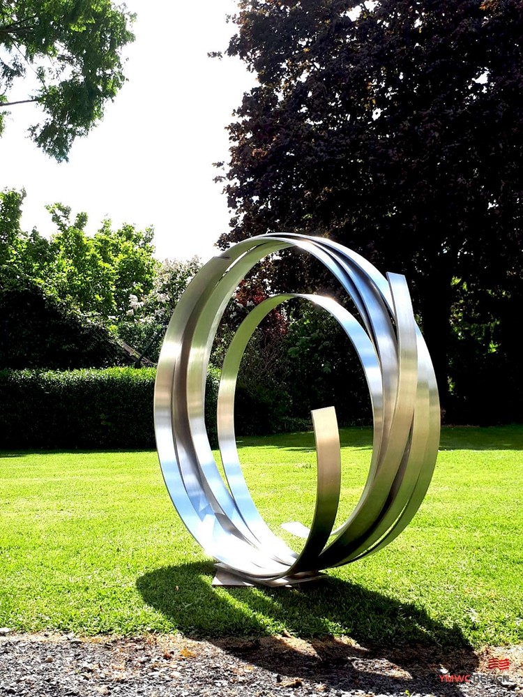 Contemporary Stainless Steel Abstract Sculpture for Large Urban Spaces by Mirror Craft