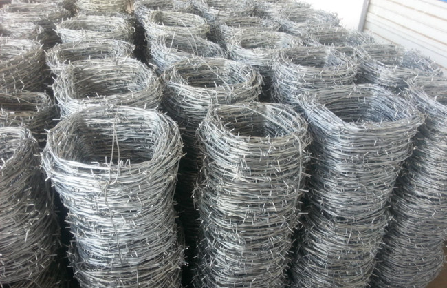 Class 1 Standard 12.5 Guage Galvanised Steel Barbed Wire 2 Points 5 Inch Spacing