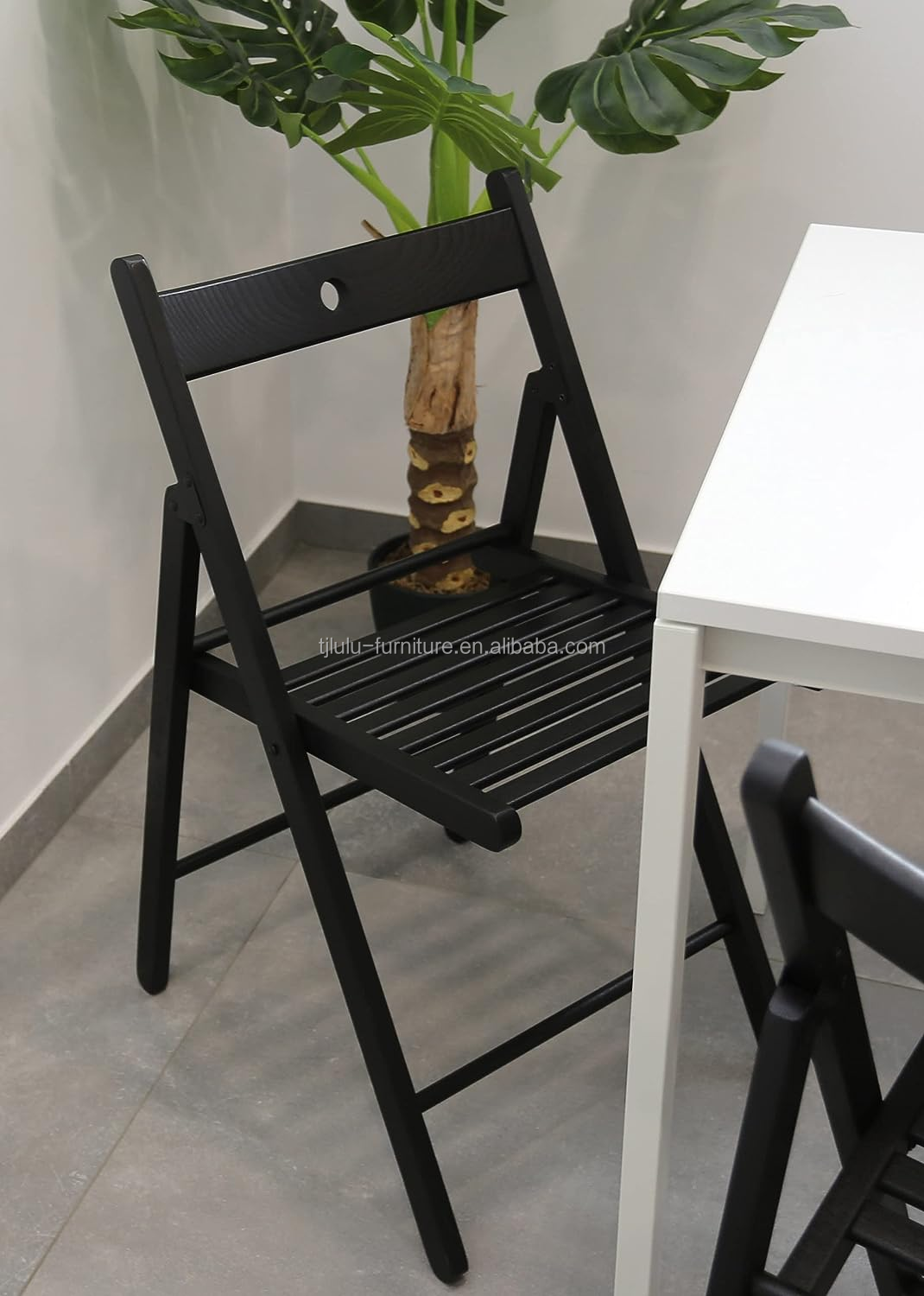 Modern Finish Nitrolacquer Wooden Folding Chairs for Hotel and Event Usage in 2023