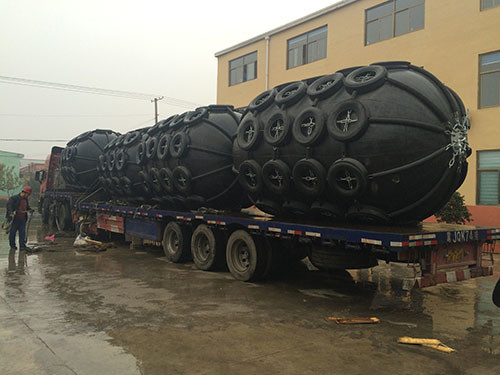 Yokohama Pneumatic Rubber Fender For Refrigerated Transport Ship