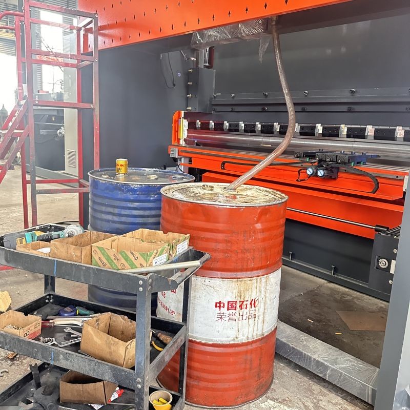 WE67K-300T 3200 400mm Throat Depth 20T Press Brakes with Max. Bending Angle 30-180