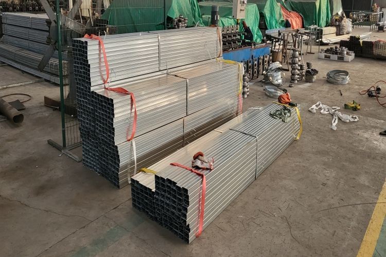 ISO9001 Steel Hollow Sections Hot Dipped Galvanized Square Pipe