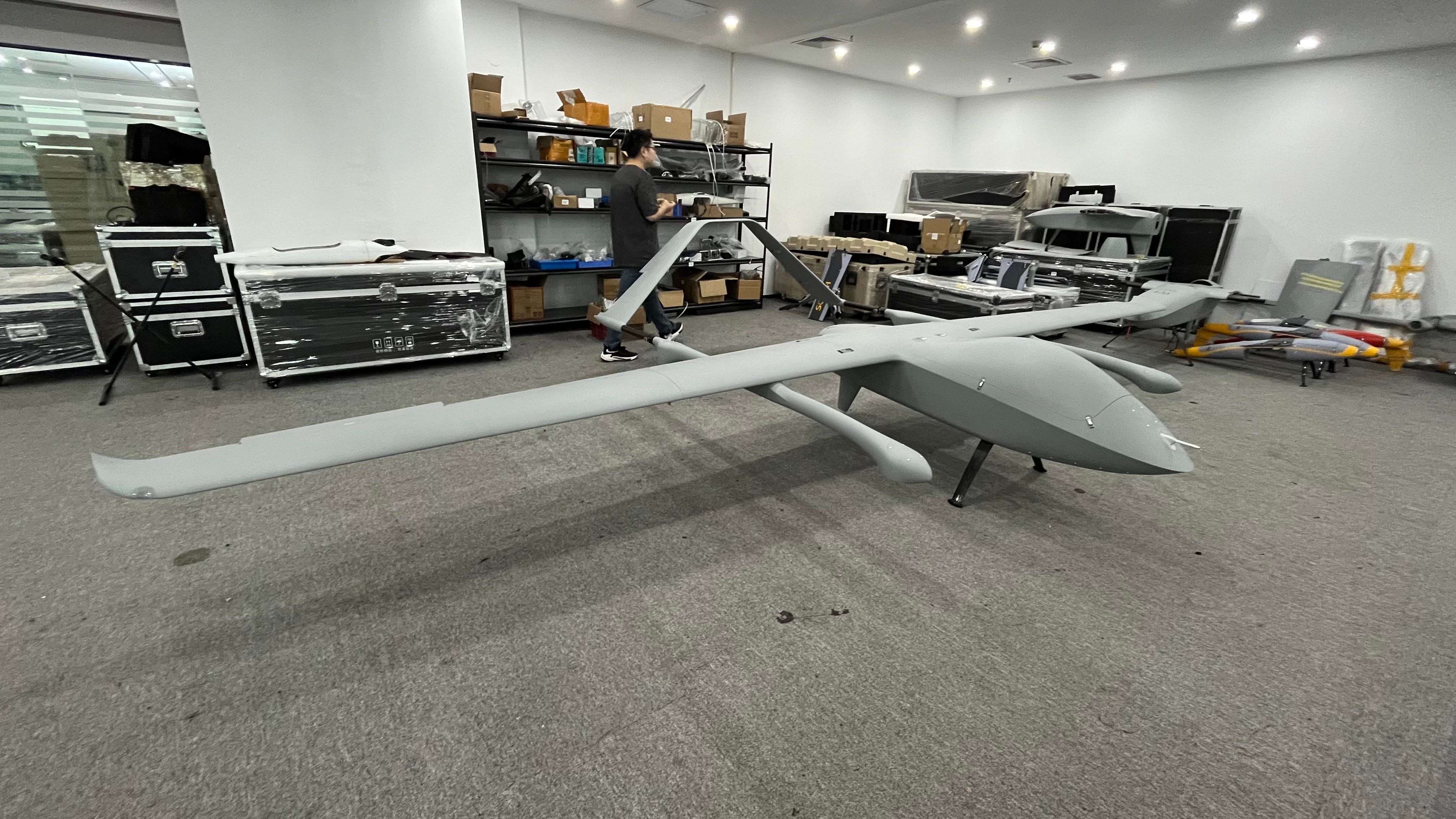 Customized carbon fiber gasoline engine drone remote measurement drone fixed wingspan 3.0m payload 40kg and 1000km range