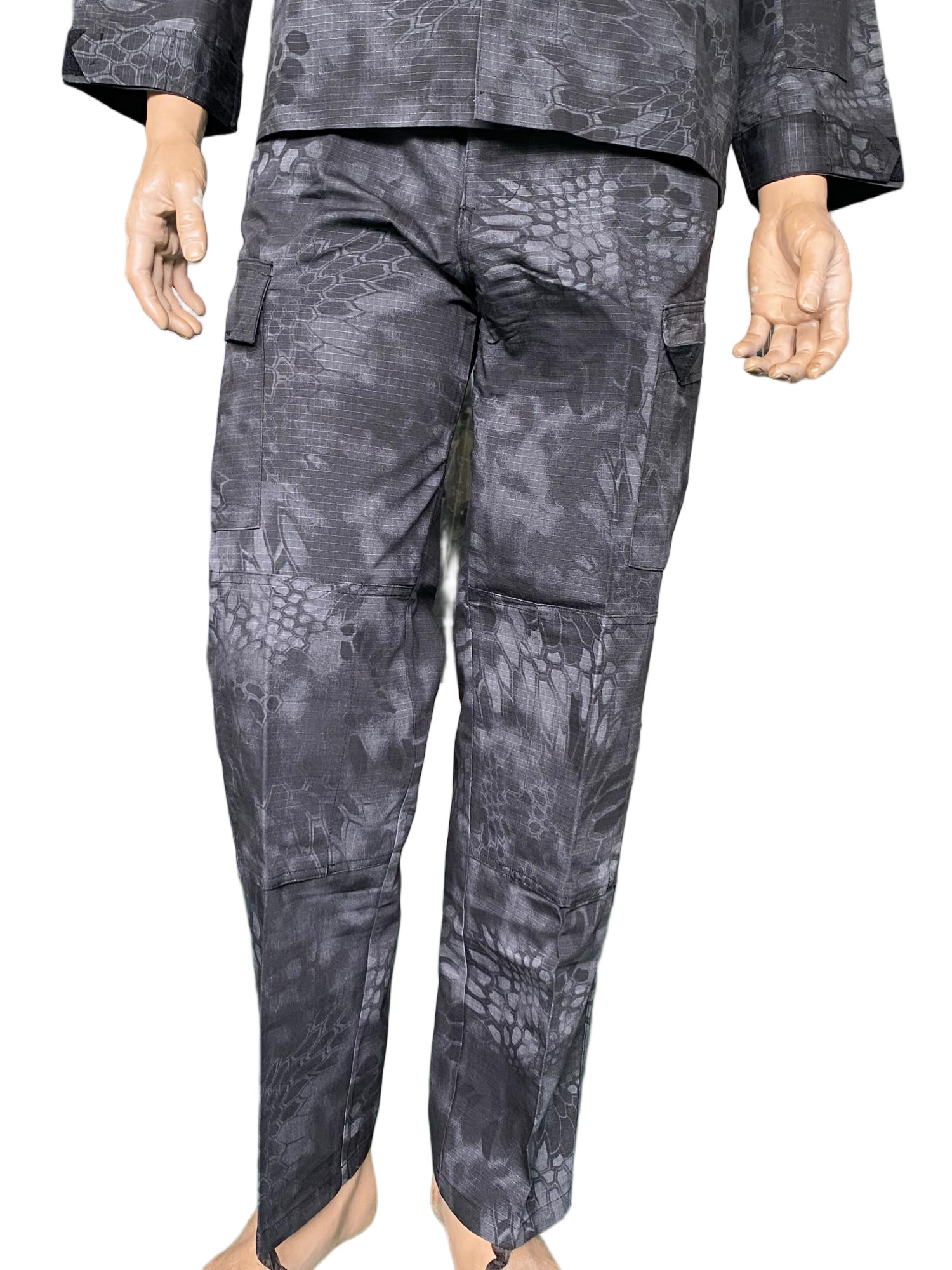 Black Tactical Uniform Set Python Camo Mens Combat Training Suit with 230 gsm Tear Resistant Jacket and Pants for Outdoor Use