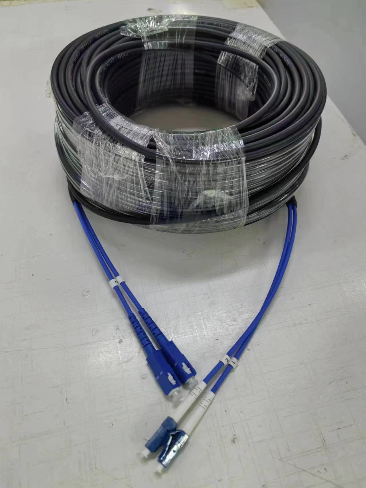 Drop cable Patch cord SC/LC/ST/MPO LSZH jacket g657a1 g652d OM2 OM3 for indoor Internet construction