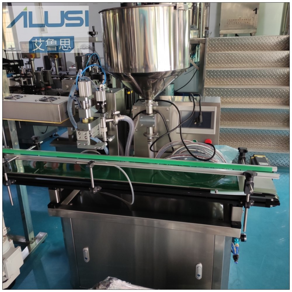 CE Certificate Gear Pump Paste Bottle Liquid Filling Machine 2000bph 11Kw