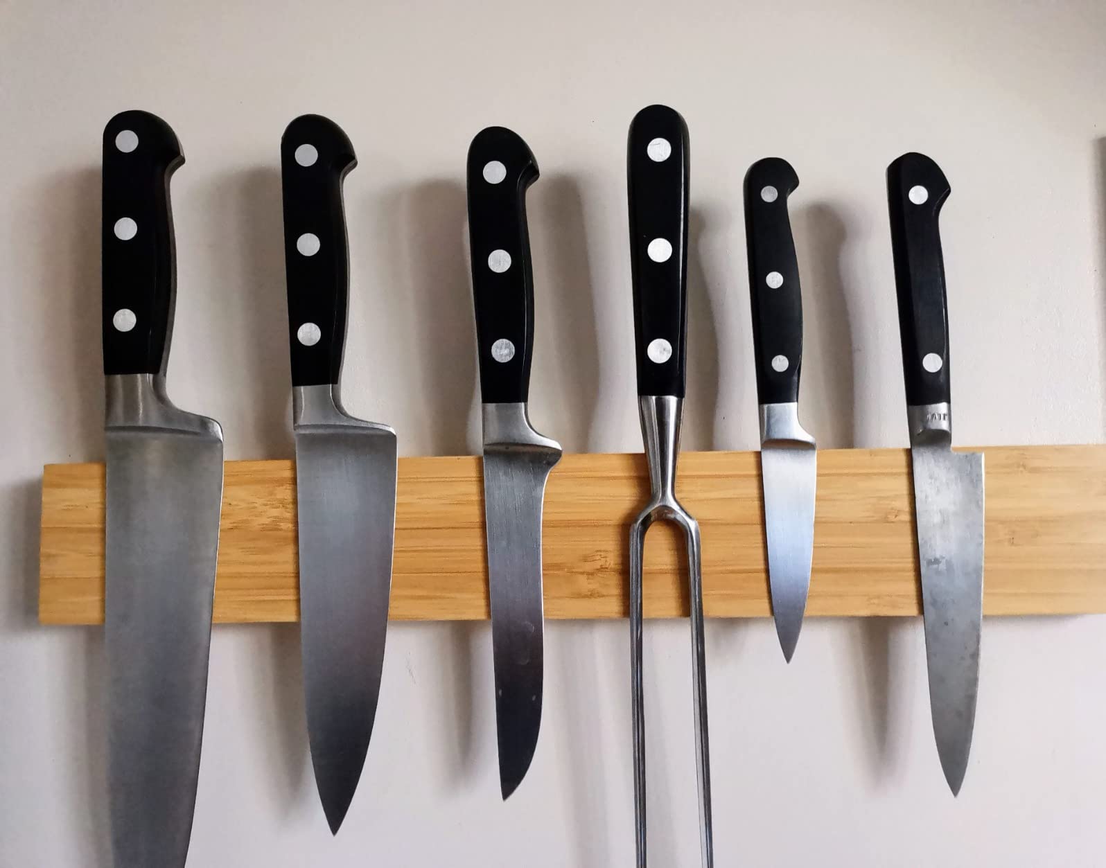 Oak Wood Magnetic Knife Holder Wall Mount Space-Saving Kitchen Accessory 680-995g