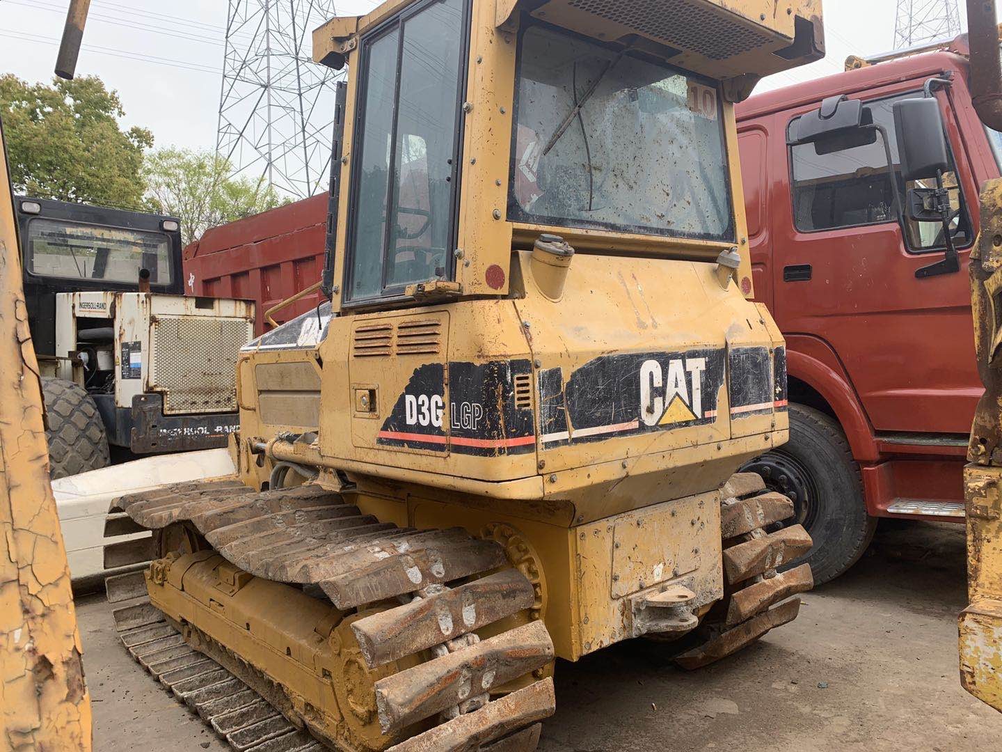 ORIGINAL JAPAN USED CAT D3G LGP BULLDOZER FOR SALE WITH 6 WAY BLADER