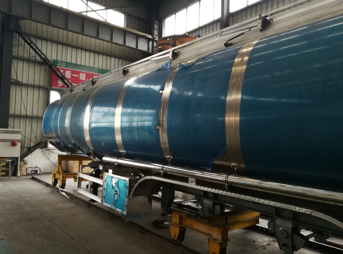 Tri Axles 50000 Liters Carbon Steel Fuel Tanker Semi Trailer for Petrol Transportation
