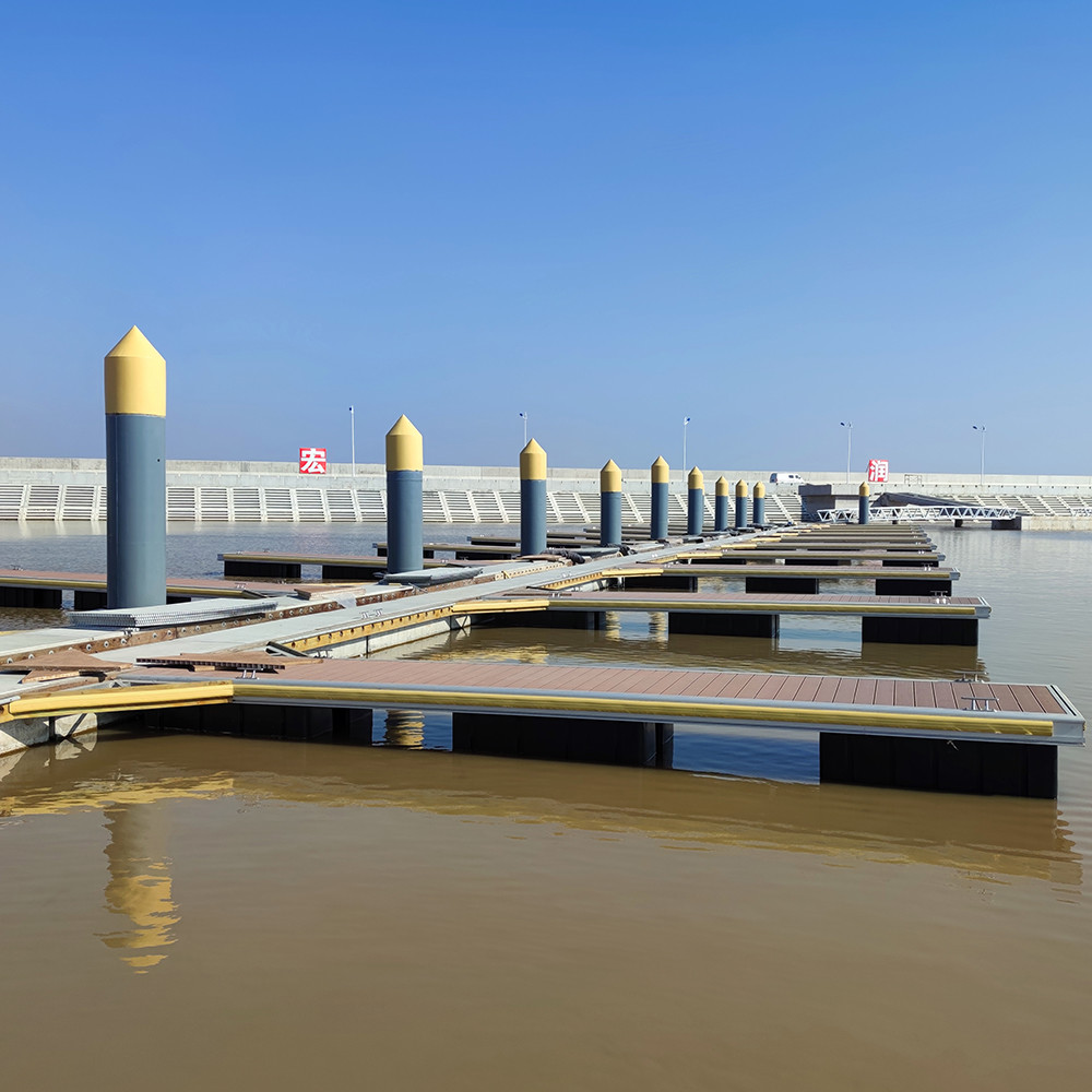 Marine Boat Floating Docks Aluminum Alloy Floating Pontoon For Marina Yacht Club Waterfront Project
