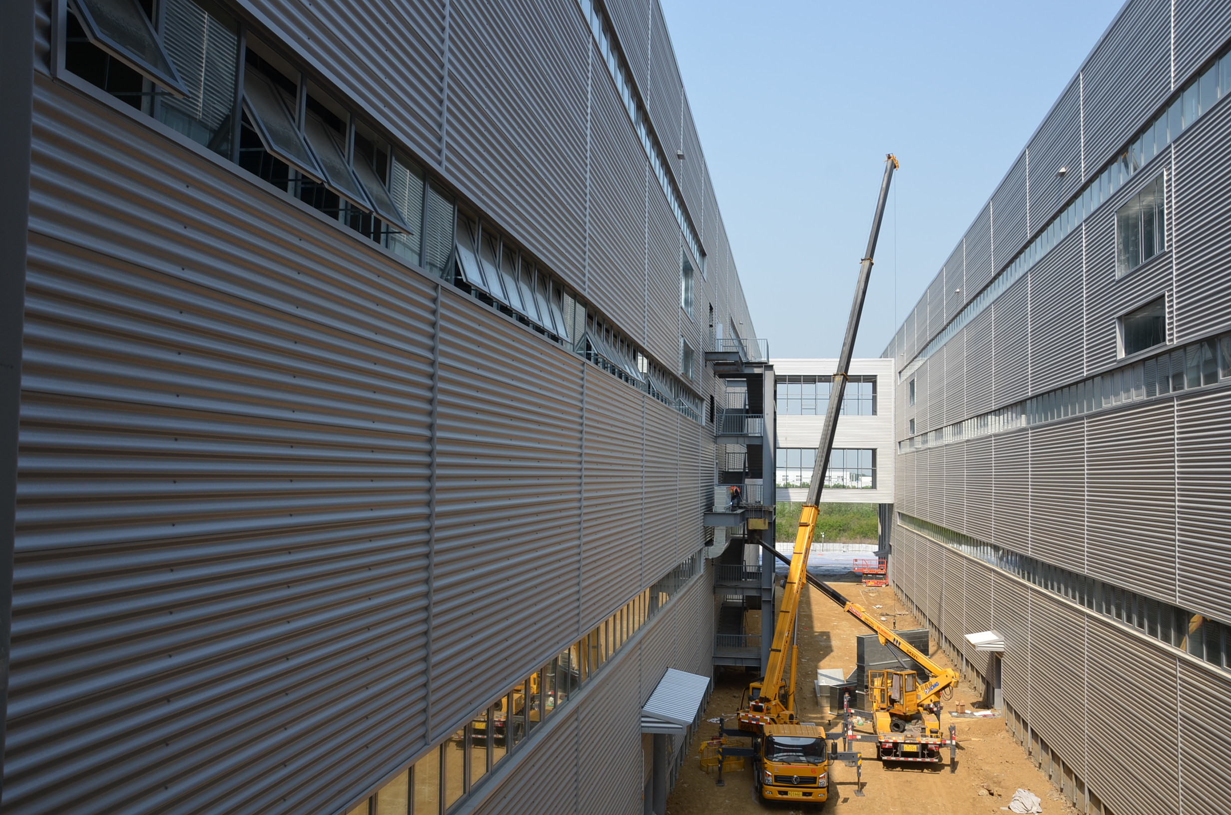 Industrial Prefabricated Customized Steel Structure Engineered Building