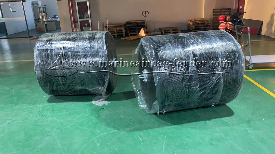 Marine / Offshore Polyurethane Foam Filled Boat Fenders With Good Chemical Resistance